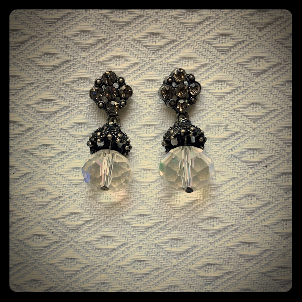 Stunning ball drop earrings!!💋